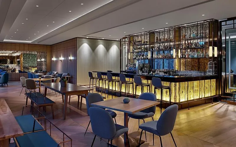 Two Macdonnell Road Aparthotel Hongkong