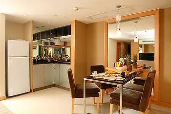 Two Macdonnell Road Aparthotel Hong Kong