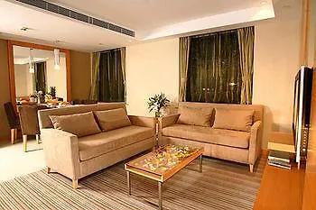 Two Macdonnell Road Aparthotel Hong Kong