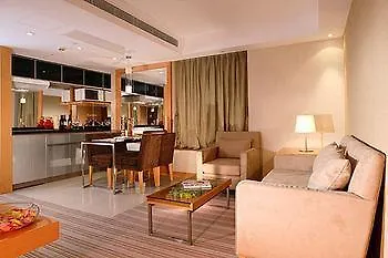 Two Macdonnell Road Aparthotel Hong Kong 4*,  China