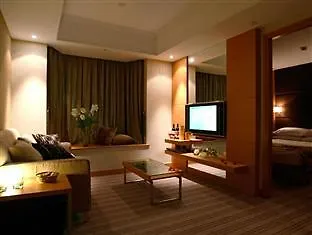 ****  Two Macdonnell Road Aparthotel Hong Kong China