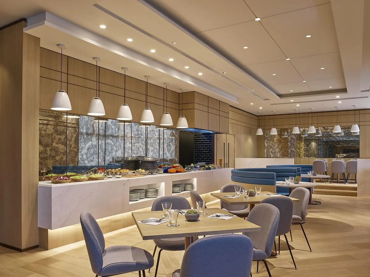 Two Macdonnell Road Aparthotel Hong Kong
