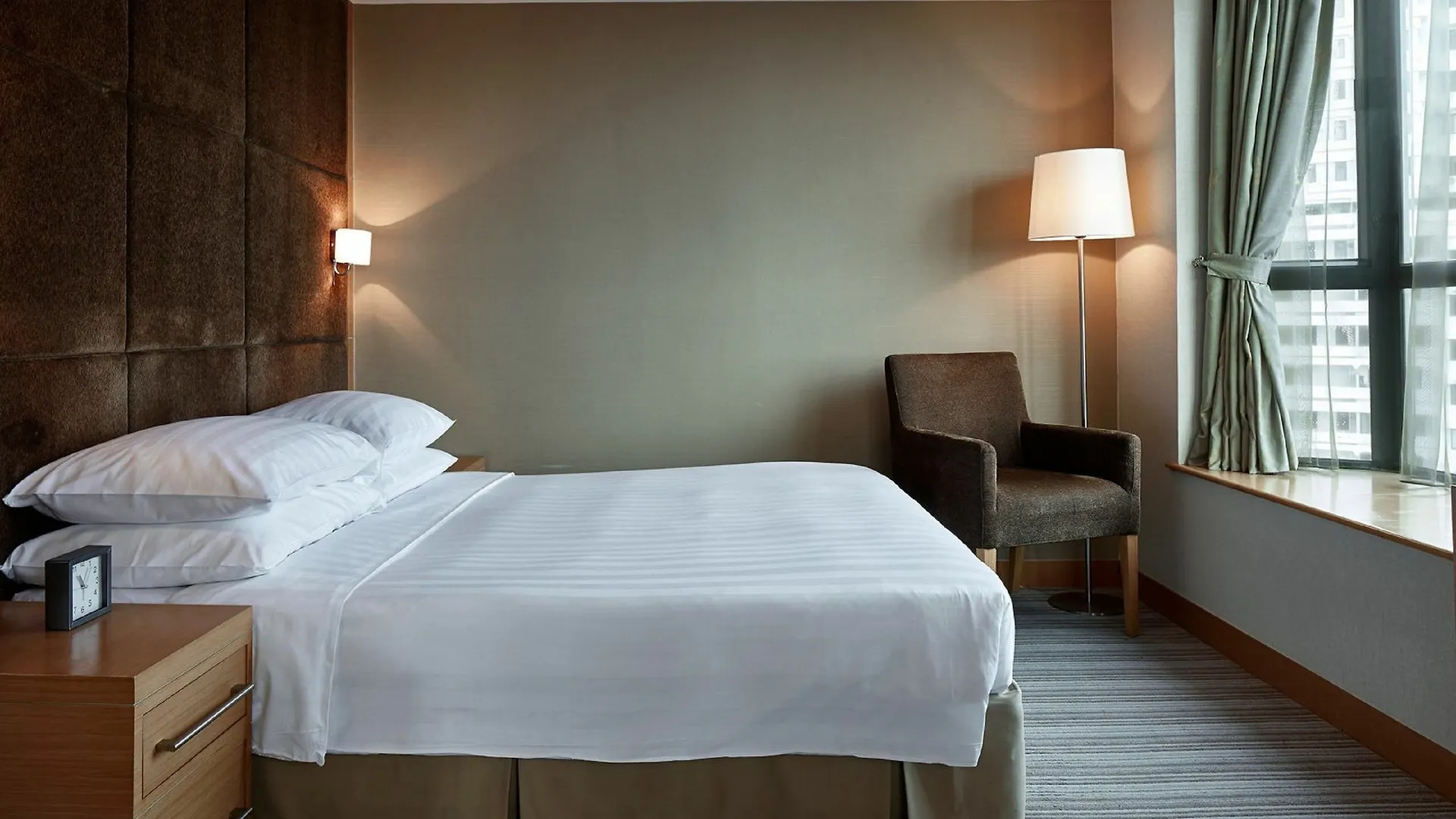 Two Macdonnell Road Aparthotel Hong Kong 4*,  China