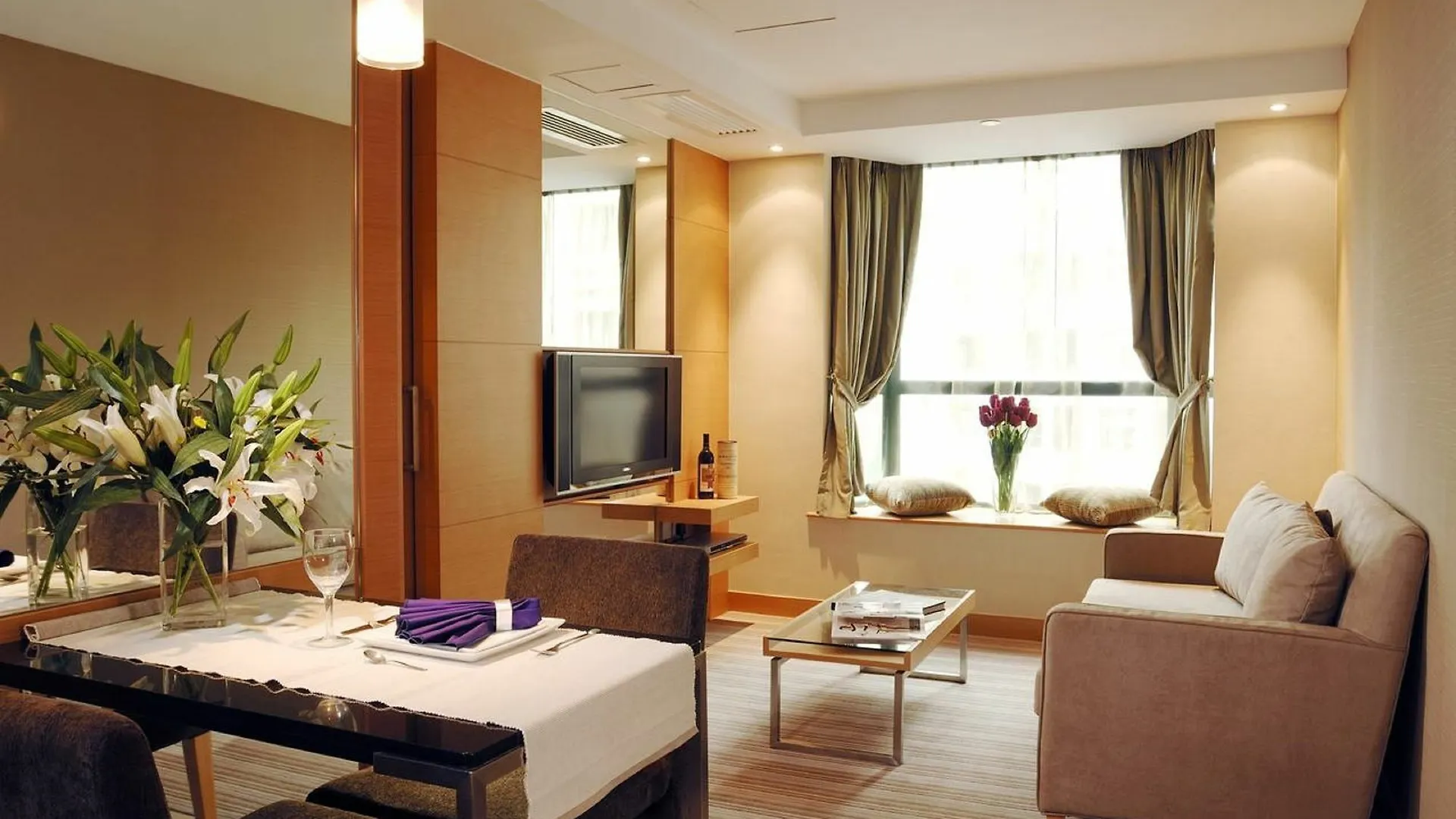 Two Macdonnell Road Aparthotel Hong Kong