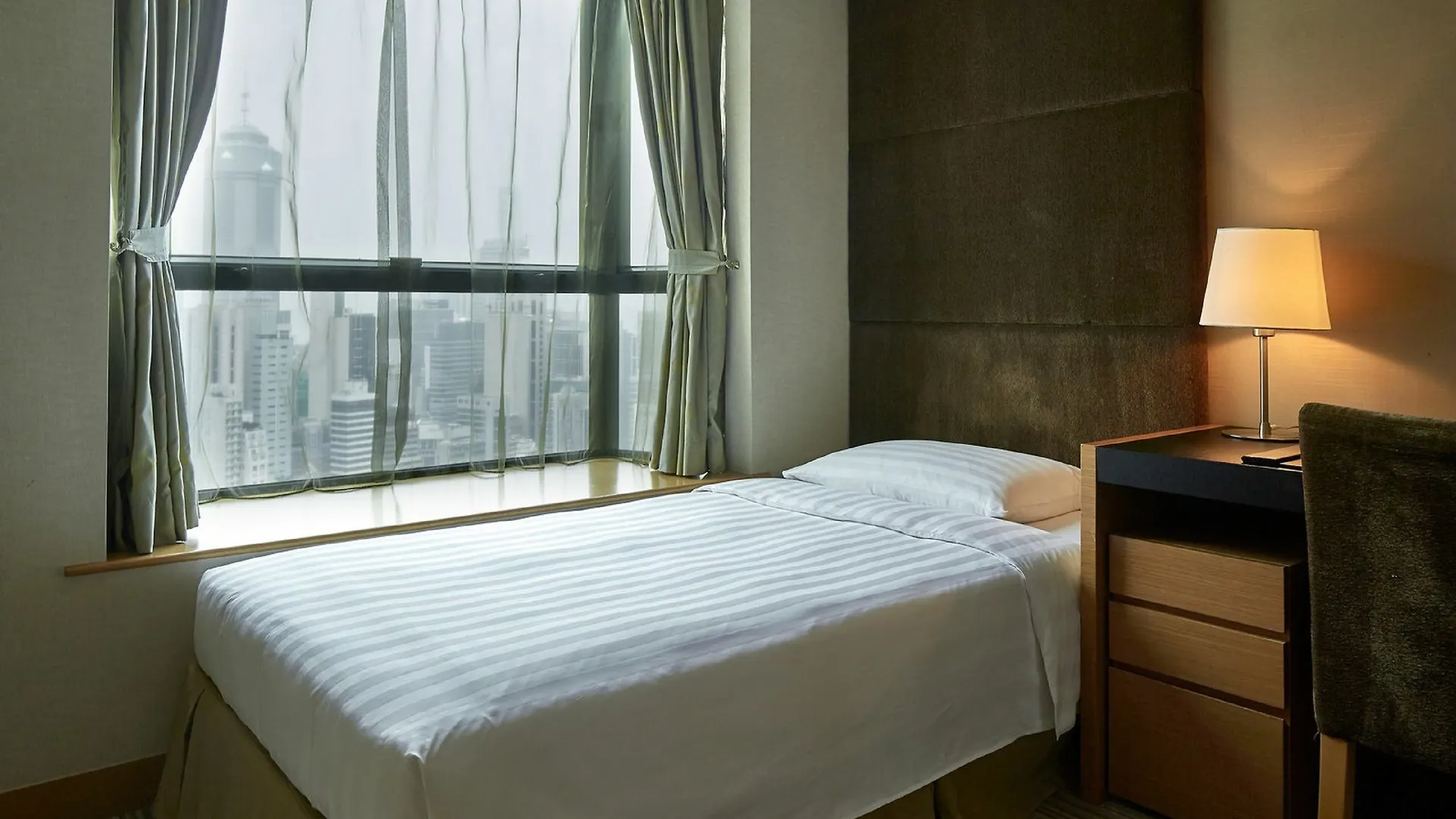 Two Macdonnell Road Aparthotel Hong Kong