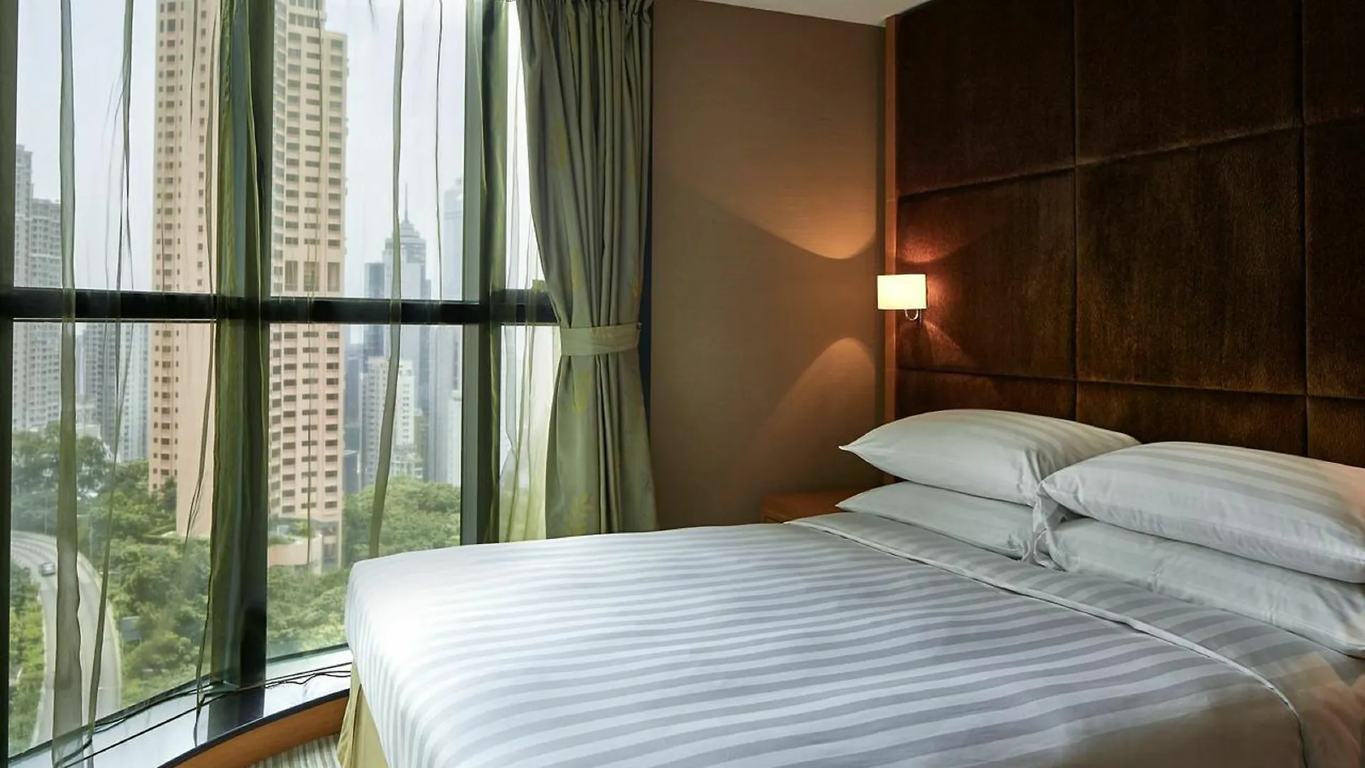 Two Macdonnell Road Aparthotel Hong Kong