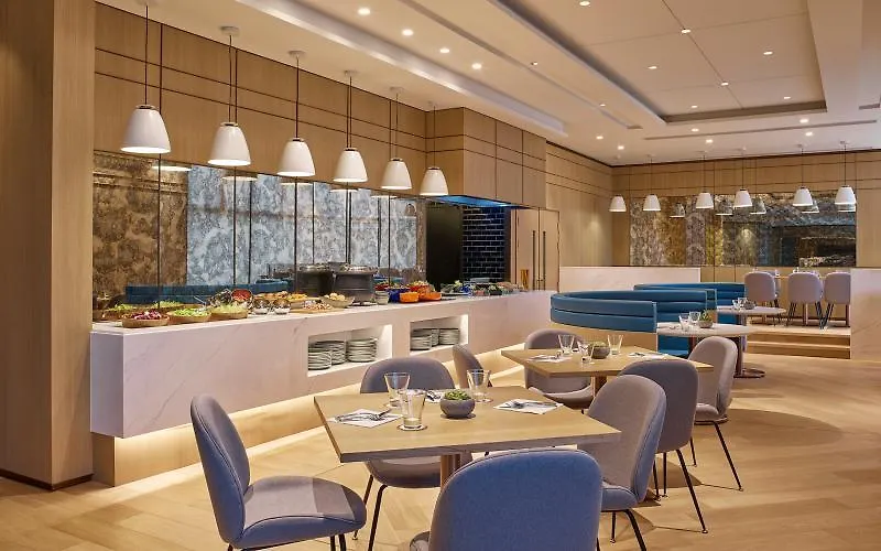 Two Macdonnell Road Aparthotel Hong Kong 4*,  China